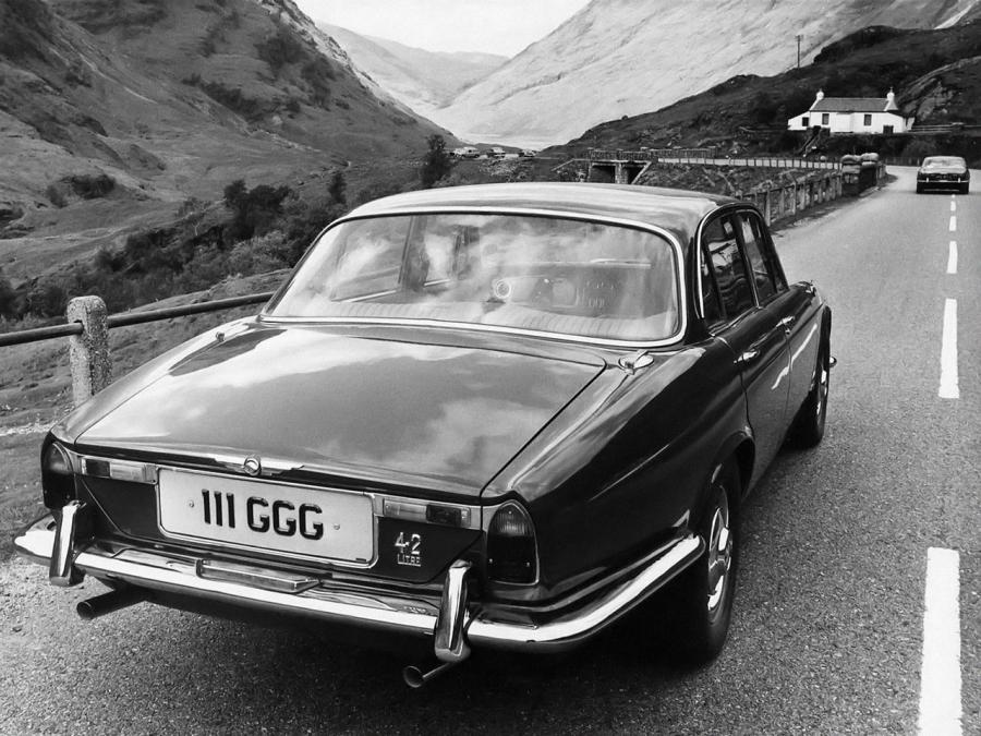  Jaguar XJ6 1968 года  (фото 9 из 11)